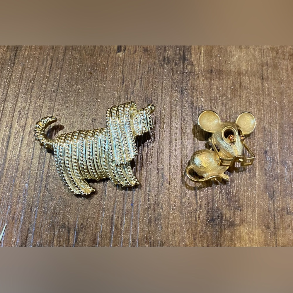 Avon mouse pin brooch and Sarah Coventry dog pin brooch